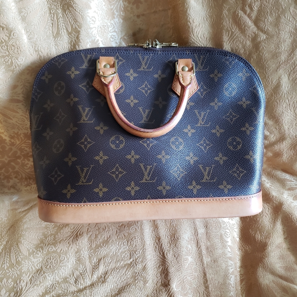 💖 Authentic Louis Vuitton Alma PM